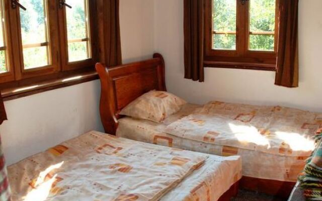 Guest House Four Pines