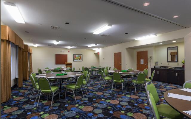 Holiday Inn Express Hotel & Suites Edmond by IHG