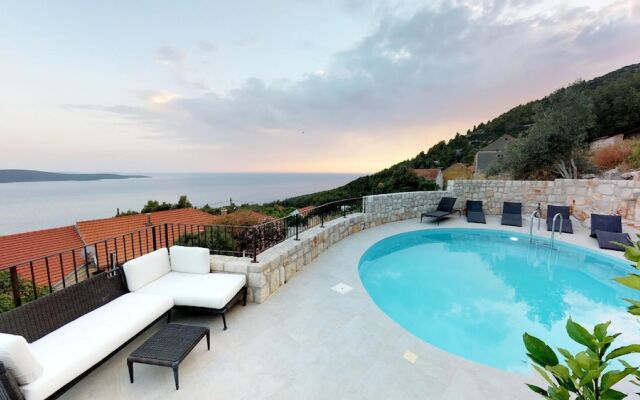 Old Tree Villa