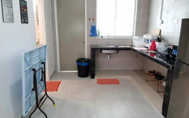 My Homestay N43 (14 pax) @ Golden Hills Night Market – Kitchen – Brinchang
