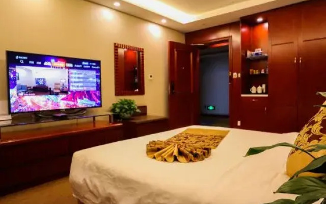 Hami Universal Hotel (Train Station)