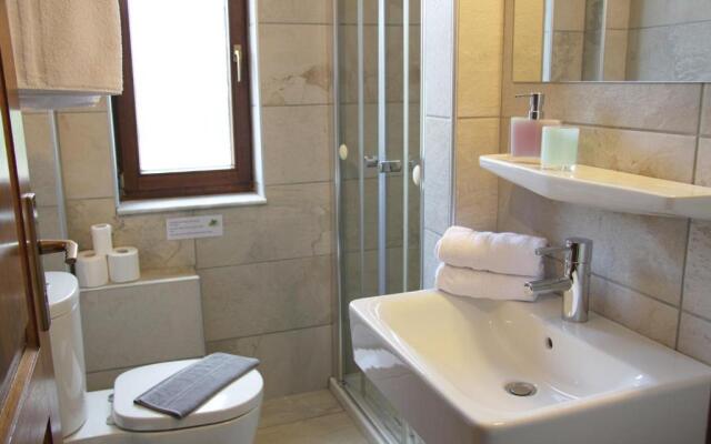 PLATANOFYLLA Family Apartment No6