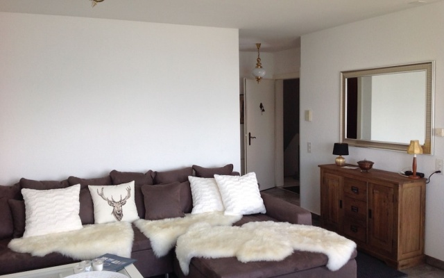Beautifully Situated House With a View of the Mountain World – Guest Rooms – Crans Montana