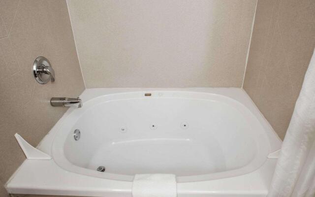 Comfort Inn Lees Summit @ Hwy 50 & Hwy 291