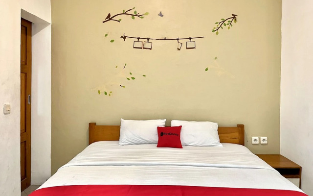 RedDoorz @ Mystays Pemuda Cepu Blora