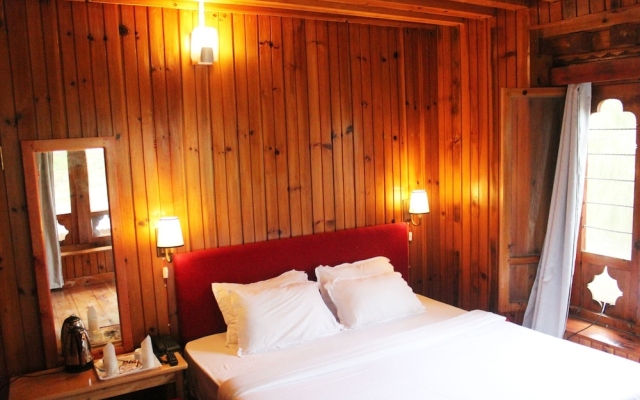 Pinewood Experiential stay and Hideouts
