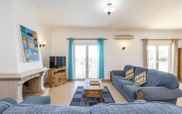 Villa Nina With 4 Bedrooms and 4 Bathrooms