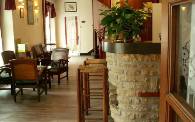 Le Relais Du Pont De Rhodes