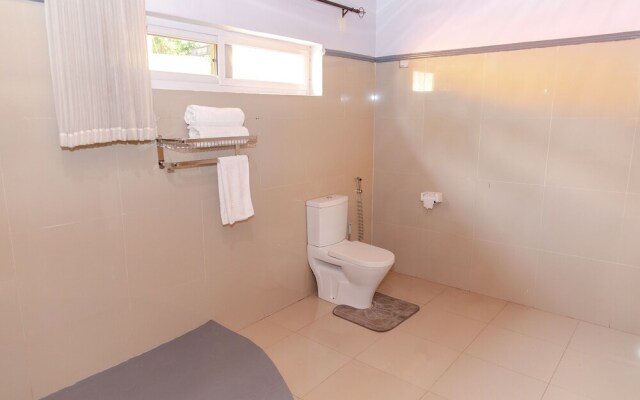 La Villa Cafe & Suites