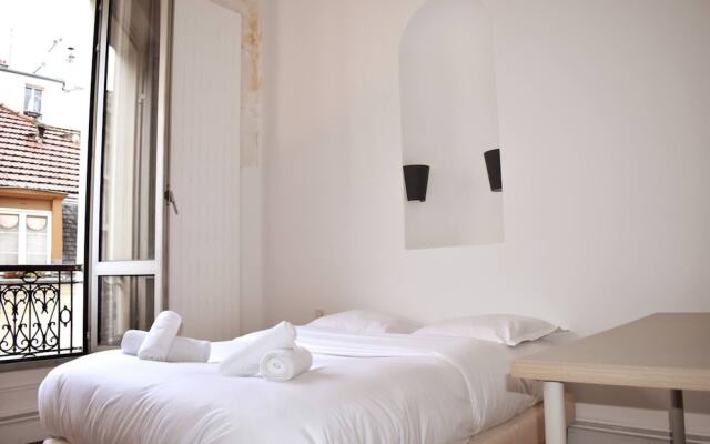 Parisian Apartment In Prime Location