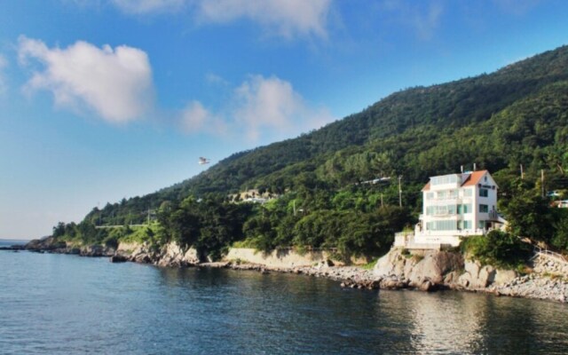 Yeosu Carp Island