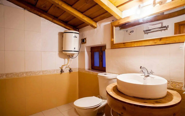 Chevron Eco Lodge
