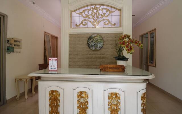 RedDoorz Plus @ Cempaka Putih Timur