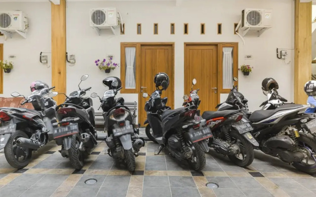 RedDoorz Syariah @ Tatasurya Guesthouse Malang