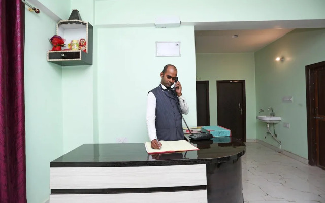 OYO Flagship 22740 Near Anisabad Golambar
