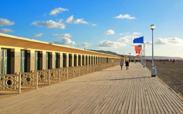 ECHAPPEE CHIC - Balcon - 150 m Casino Deauville & Plage