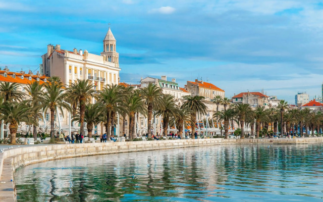 Too Sweet Apartment 1