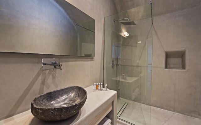 Porto Fira Suites