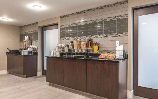 La Quinta Inn & Suites by Wyndham Salem NH