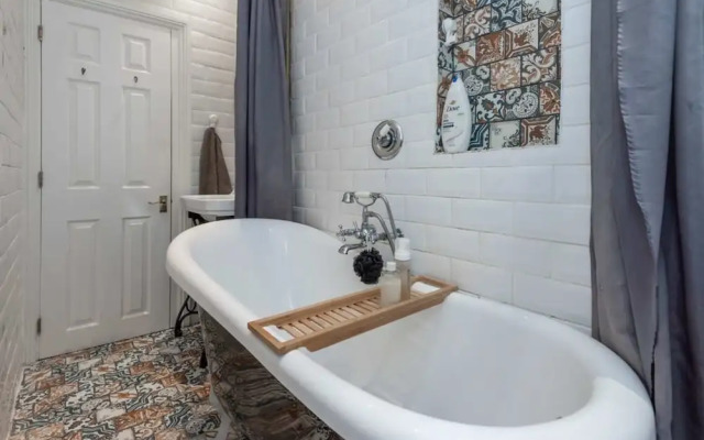 Stylish River Apartment - West Putney Embankment