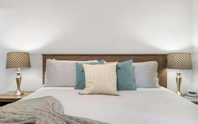 The Greenview Haven: Cozy For 6!