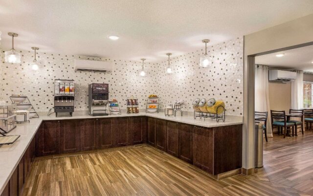 Comfort Inn & Suites Tualatin - Lake Oswego South