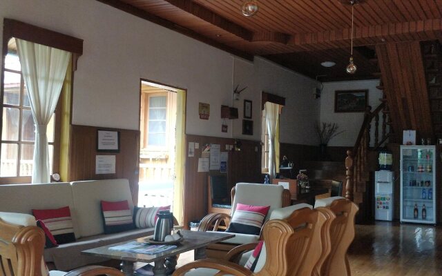 Hillock Villa
