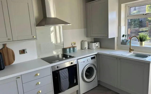 Peak District - 2 Beds - Sleeps 4 - Pet Friendly