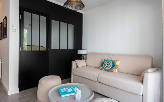 Beautiful Flat With Balcony - 200m From the Beach