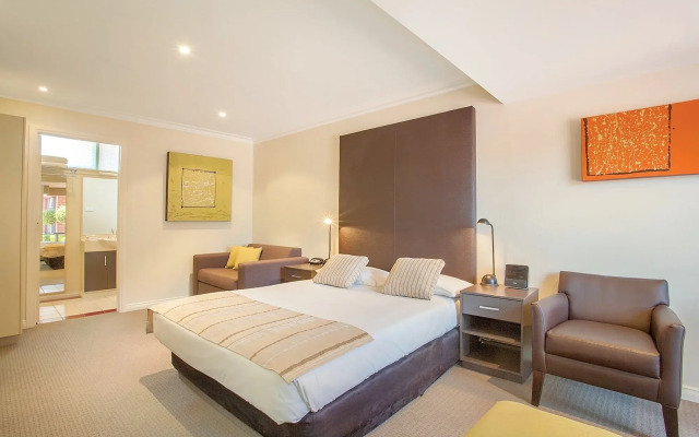 Sovereign Park Motor Inn