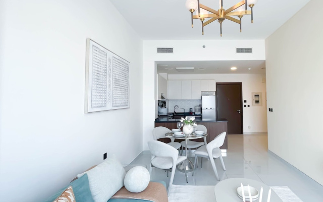 Bright 2bed Family Home: Pool, Gym & Kids Play