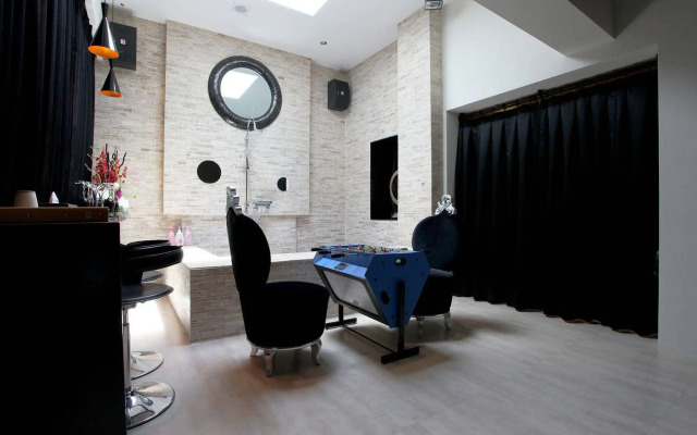 Sungshin Women's University Brown dot