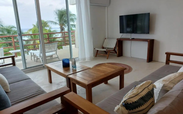 Noah Beach Hotel & Suites