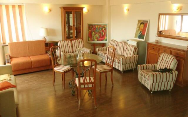 Flo Apartments