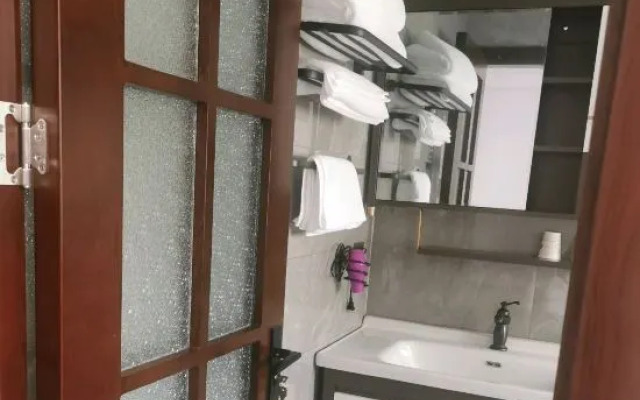 Jinting Laohe Jibanyuewan Homestay