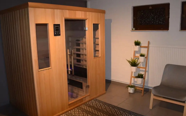 Spacious Villa Near Arcen in a Wooded Area