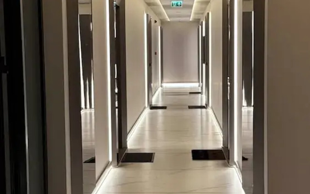 Elite Luxury Suites at Diamond in City
