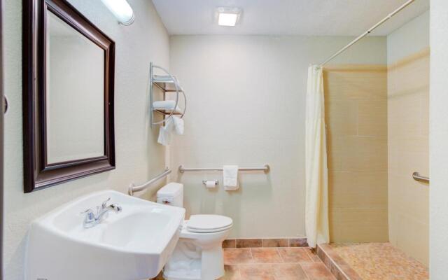 Whitehouse Inn Dilley