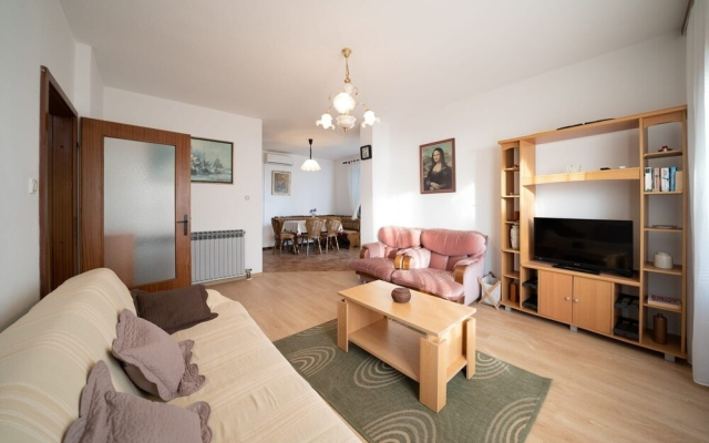 Villa Petar 1 - 10m From sea - H