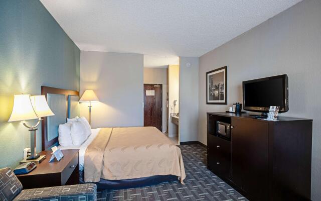 Quality Inn Galesburg near US Highway 34 and I-74