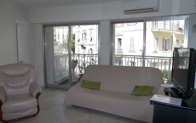 Three-bedroom apartment Super Cannes