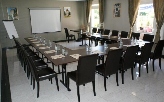 Hotel Fero Express POKOJE KLIMATYZOWANE AC