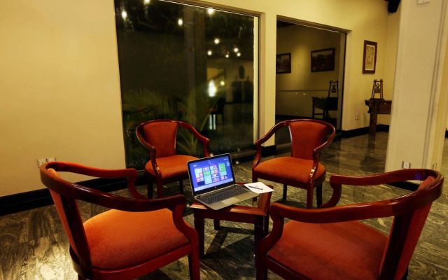 Randholee Resort & Spa