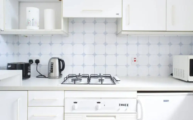 1 Bedroom Mansion Block Apartment in Westminster