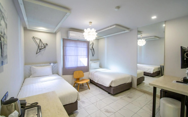 We Terminal Hotel