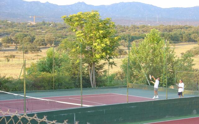 Enticing Holiday Home in Galapagar with Private Terrace