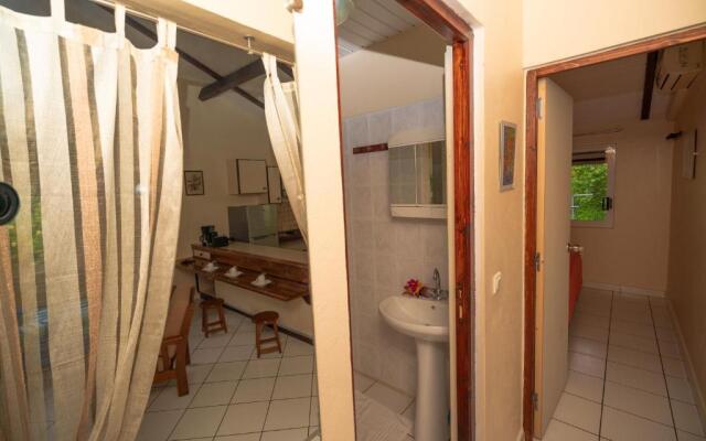 Bora Bora Holiday's Lodge and Villa