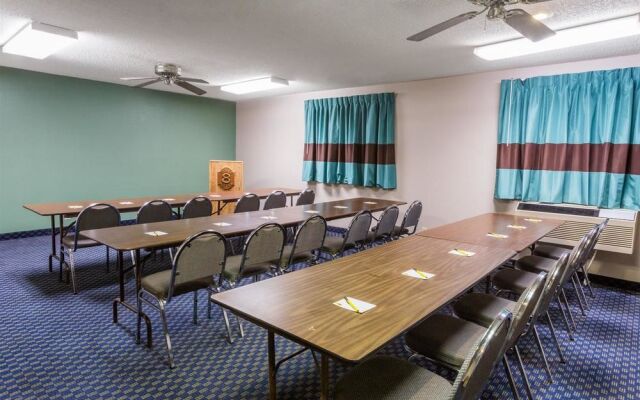 Super 8 Richmond Midlothian Turnpike