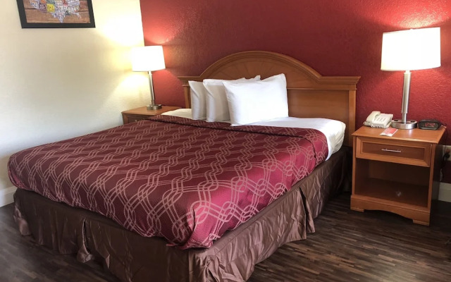 Red Roof Inn Pine Bluff