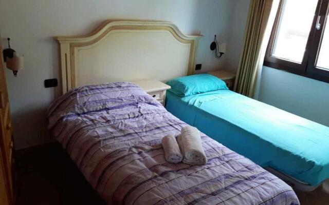 2 bedrooms appartement with sea view enclosed garden and wifi at Sassari